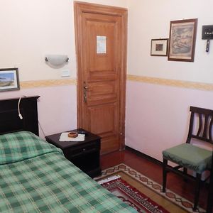 Camera con letto king size